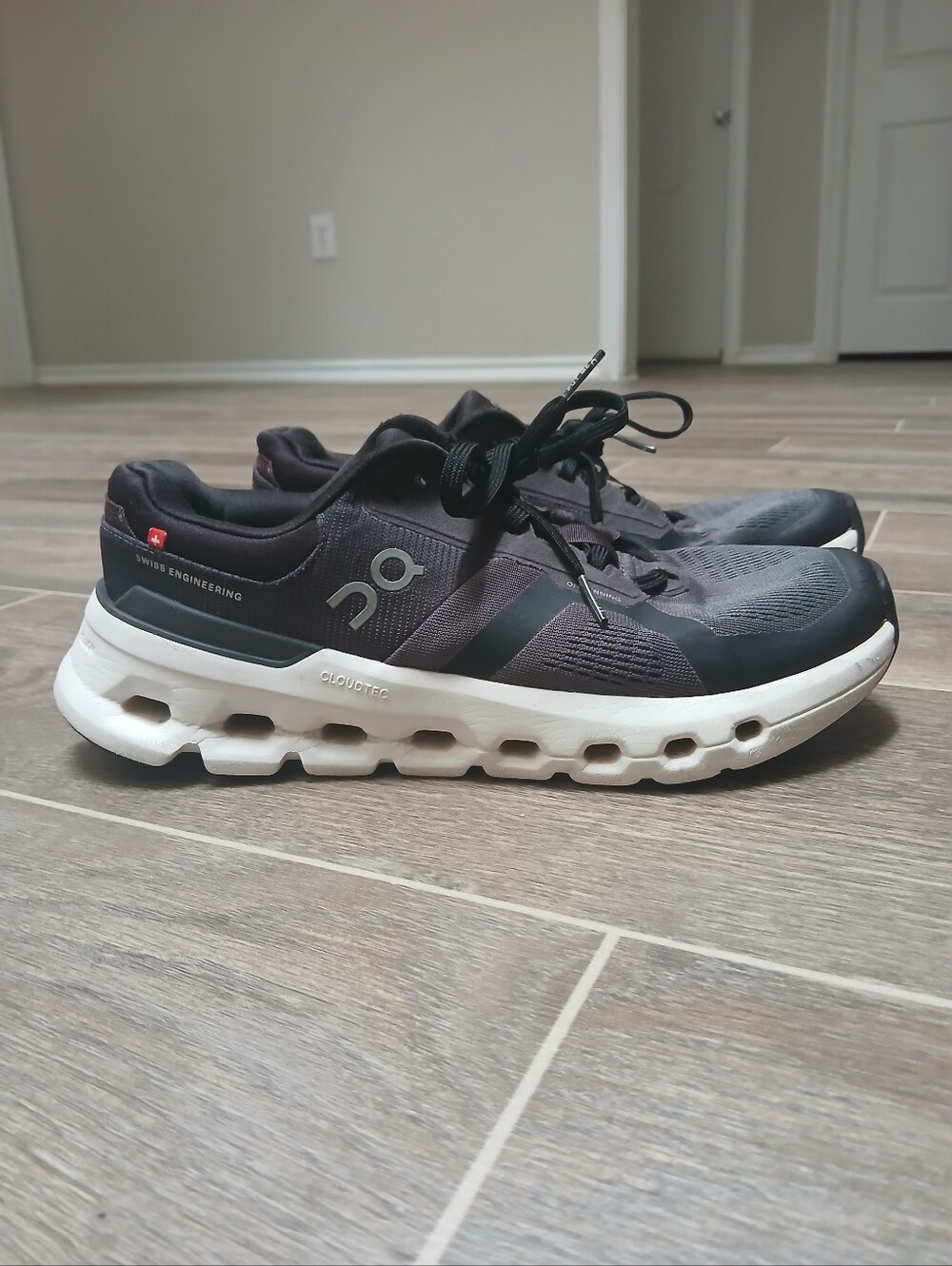 On Cloud - Men's Running Shoes